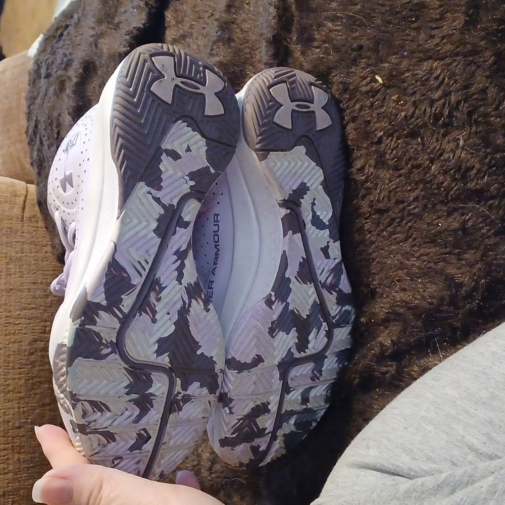 Under armour size 3.5 youth high tops - Picture 4 of 4
